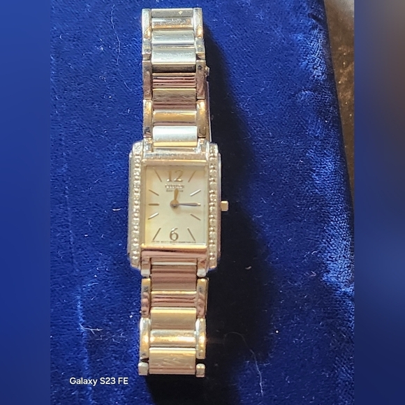 Vintage Y2K Womens Citizen Eco-Drive Tank Watch with simulated diamond bezel - Picture 2 of 8